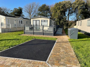 Emma's Pad at Hoburne Naish - New Forest - Wheel chair Accessible with wetroom and ramp